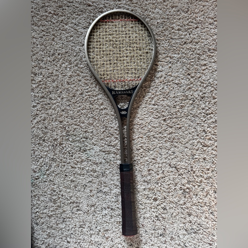 Kawasaki T400 4 1/2L Racket with Leather Grip